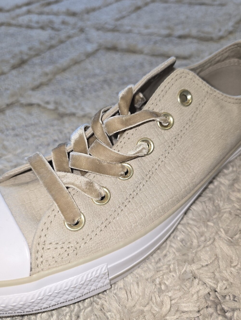 Converse Womens Chuck Taylor All Star Velvet Laces Low Top Sneaker Papyrus Sz 9 - Picture 7 of 9